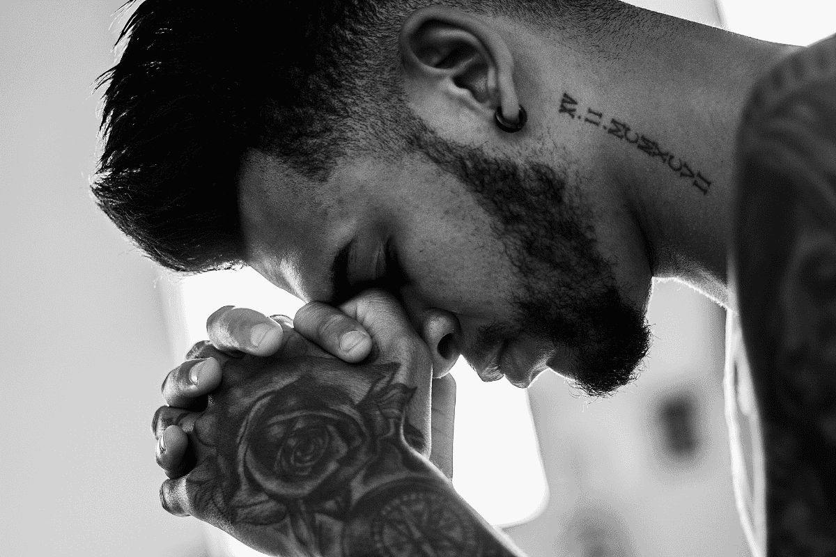 man-with-faith-praying